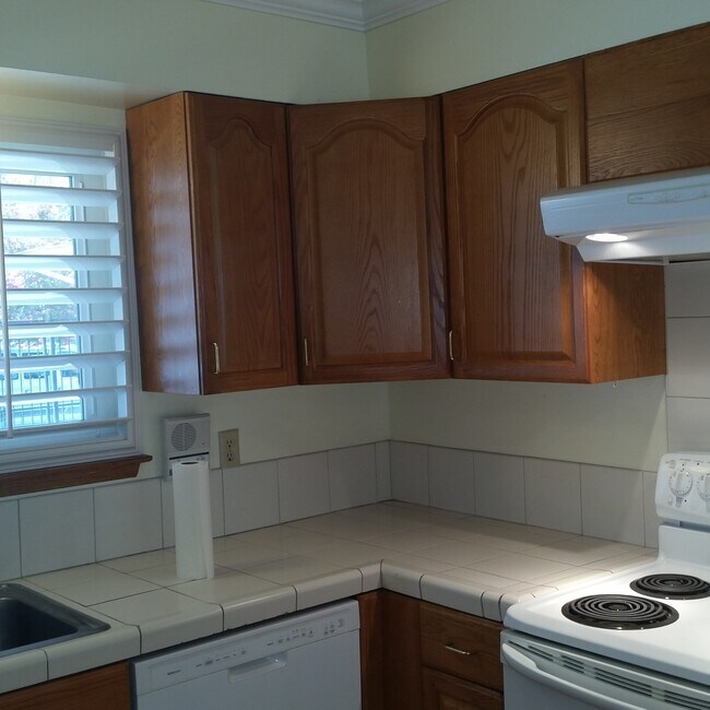 Foto del edificio - 2221 Homewood Dr