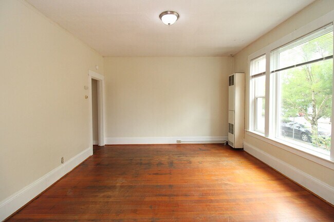 Foto del edificio - 8007-8015 N Denver Ave