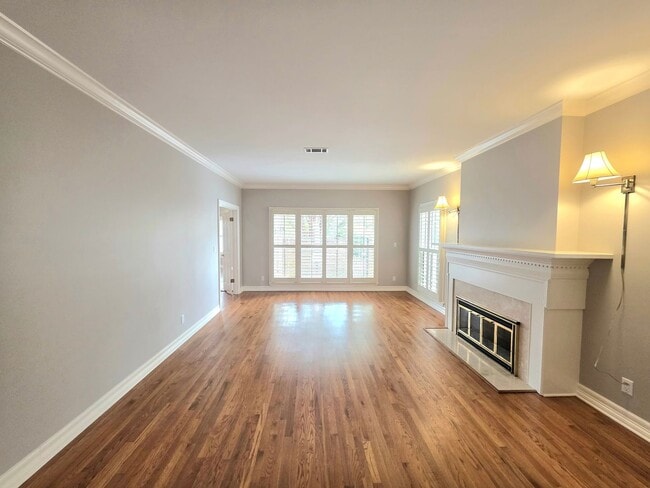 Building Photo - 3343 Chantarene Dr
