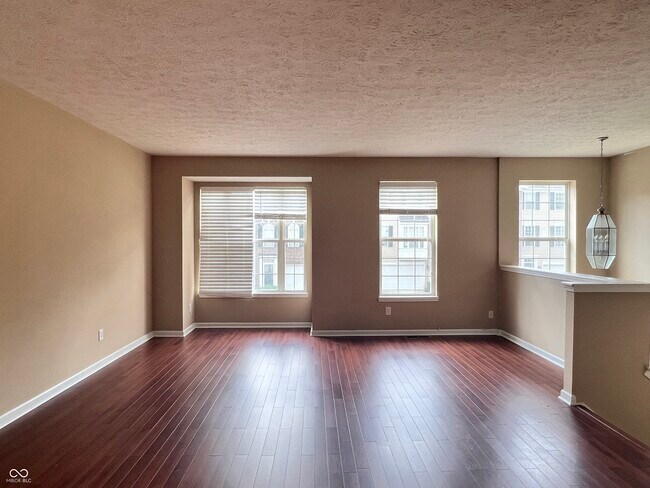 Foto del edificio - 3332 Decker Ridge Dr