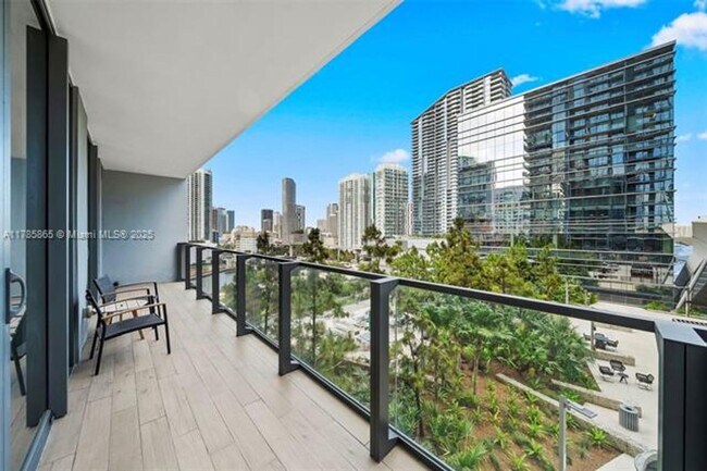 Foto del edificio - 88 SW 7th St