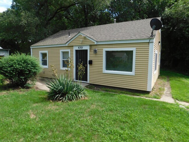 Foto del edificio - 6301 E 3rd Ave