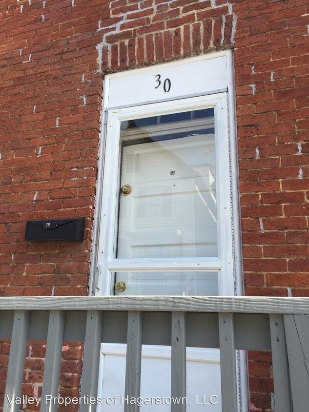 Primary Photo - 30-32 N Mulberry St