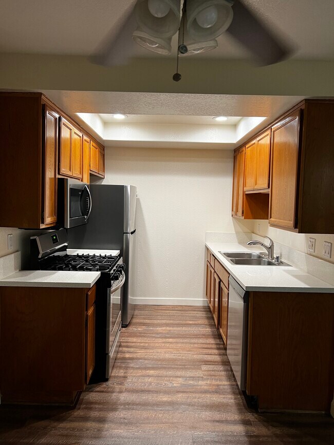 Kitchen - 312 E Valencia Ave