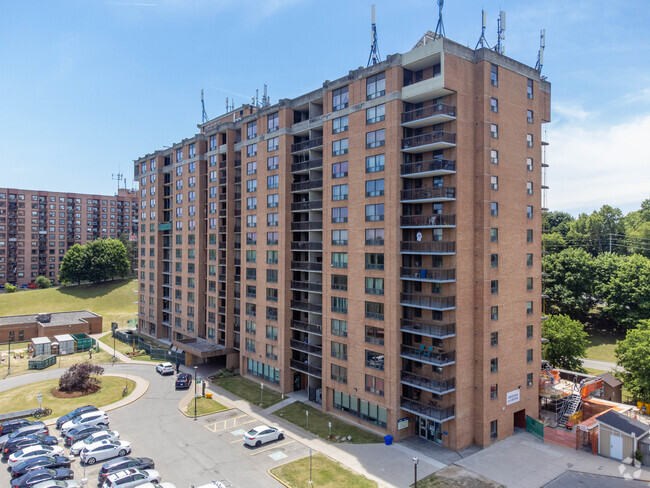 Building Photo - Rowntree Manor