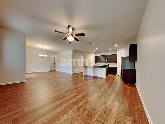 Foto del edificio - 8178 Radican Rd