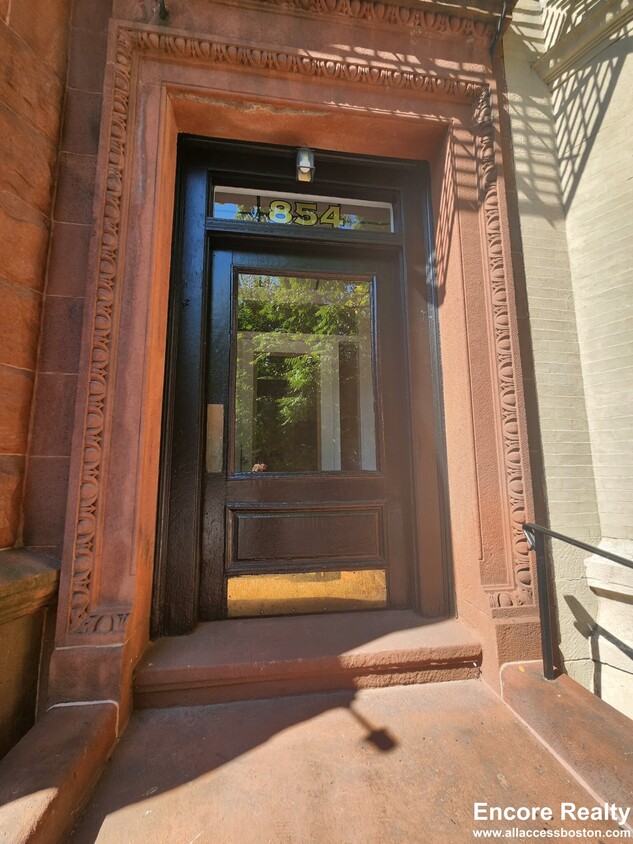 Foto principal - 854 Beacon St