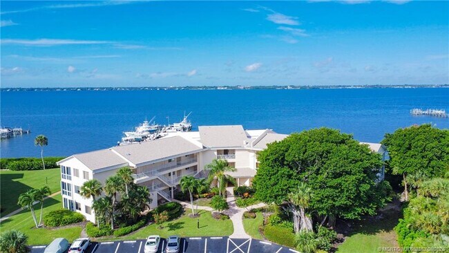 Foto del edificio - 2370 NE Ocean Blvd