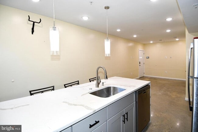 Building Photo - 1040 Bladensburg Rd NE