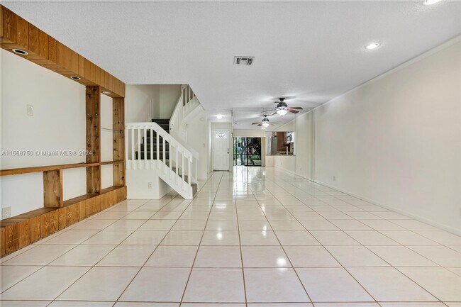 Foto del edificio - 4904 NW 82nd Ave