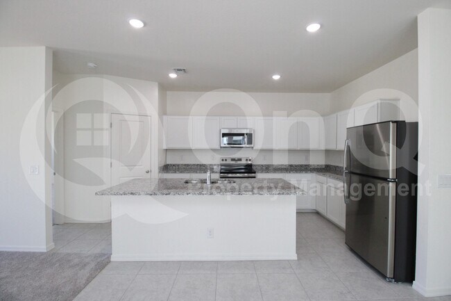 Building Photo - 24182 W Hidalgo Ave