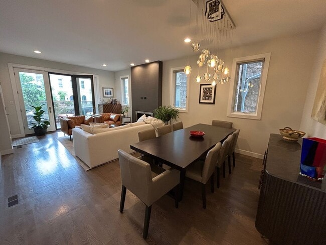 Photo - 1506 W Superior St Apartment