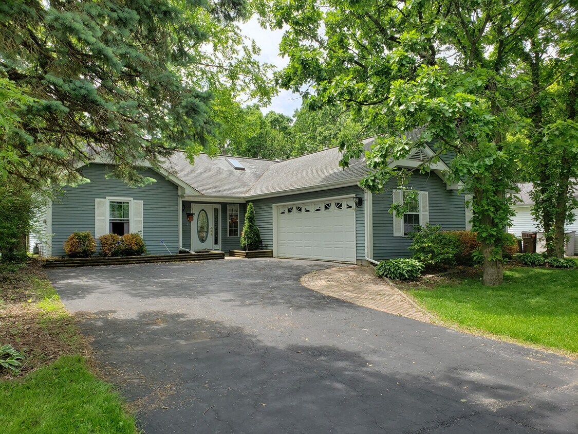 Primary Photo - 1115 Portsmouth Dr