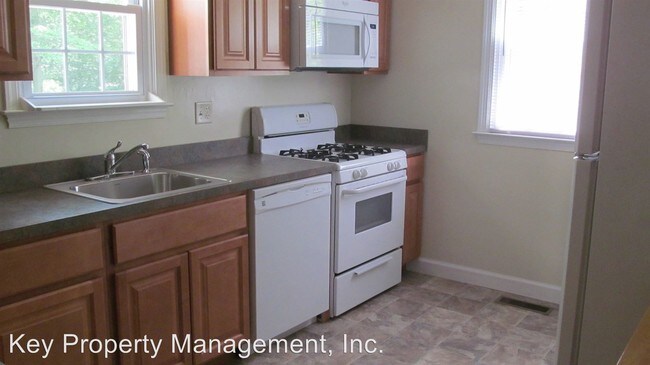Building Photo - 221 Gralan Rd