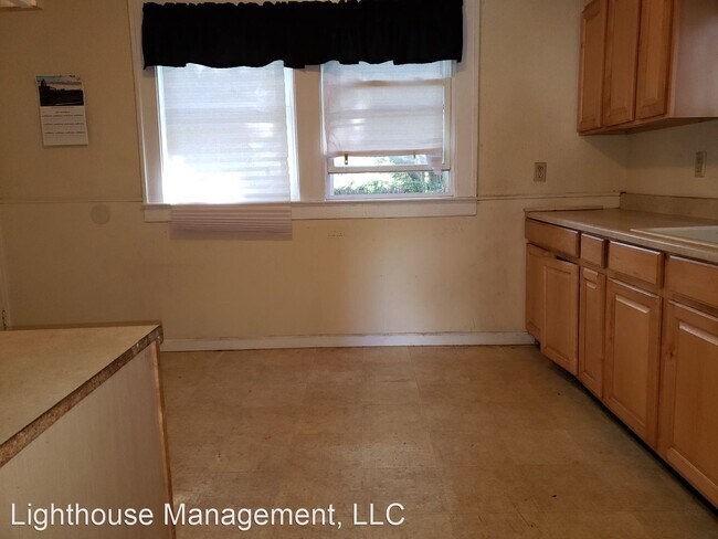 Building Photo - 3 br, 1.5 bath House - 74 Millbank St.