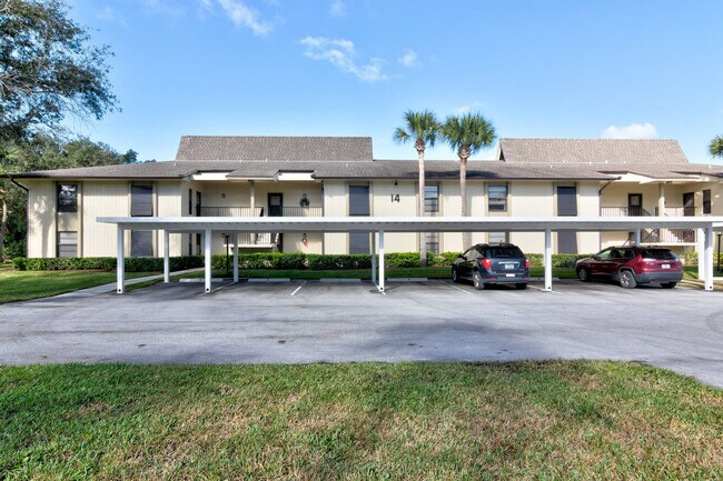 Building Photo - 14 Plantation Dr
