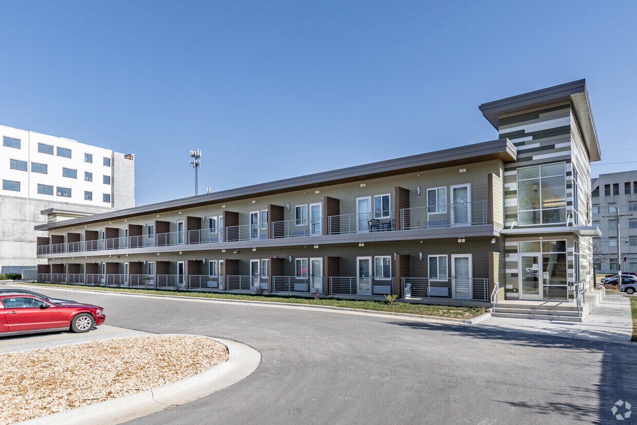 Holland's Edge Apartments in Springfield, MO