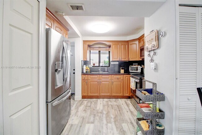 Foto del edificio - 6604 SW 113th Ave