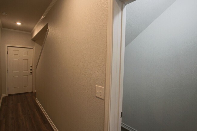 Foto del edificio - Coming Soon! Stunning 2 Bed 2.5 Bath 1 Car Garage Townhome in Tyler!