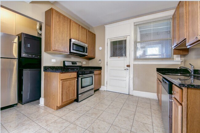 Foto del edificio - 5019 N Ashland Ave