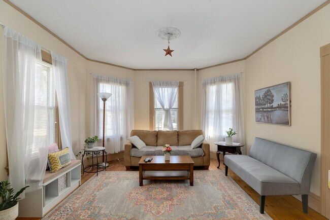 Building Photo - 25 Hayward St