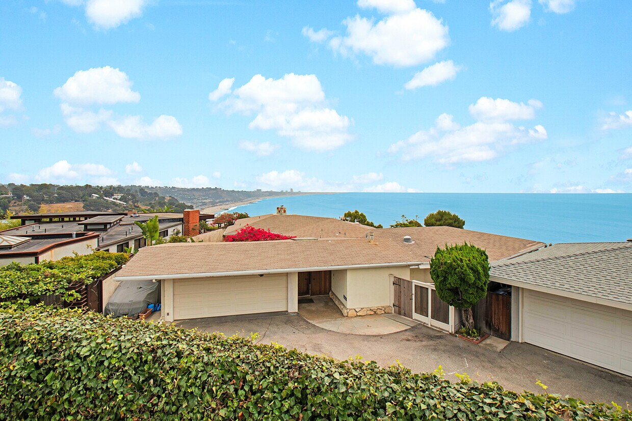 Primary Photo - 17455 Revello Dr