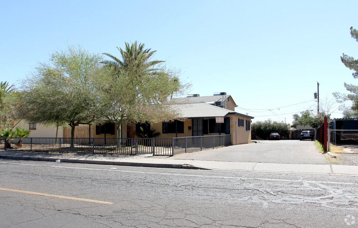 Primary Photo - 4225-27 29 N 23rd Ave