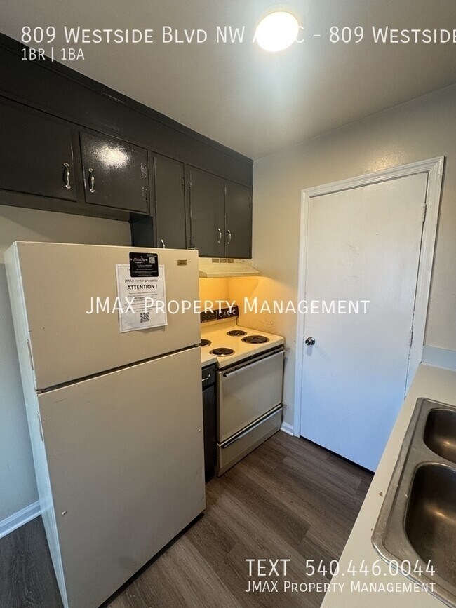 Foto del edificio - 809 Westside Blvd NW