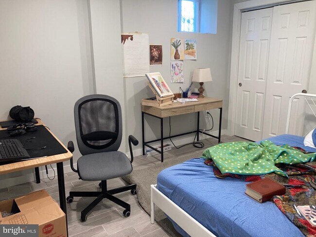 Foto del edificio - 5301 Catharine St