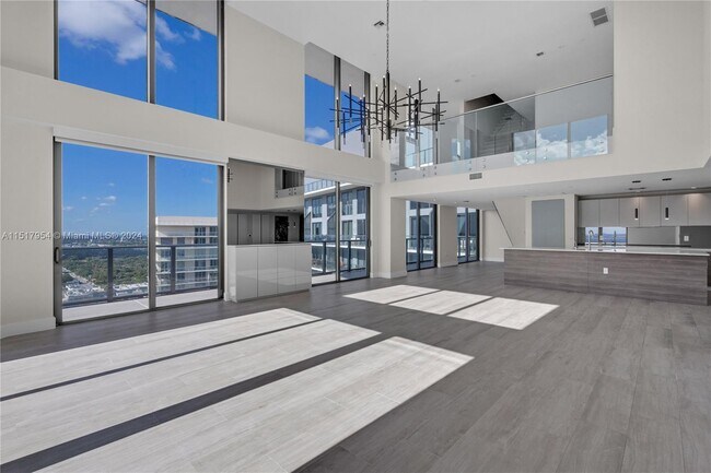 Foto del edificio - 121 NE 34th St