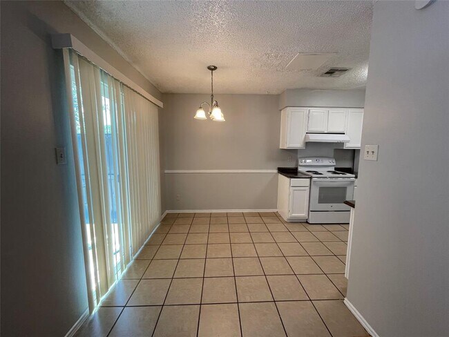 Building Photo - 5616 Emerald Forest Dr