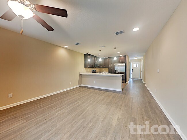 Foto del edificio - 4333 Campus Hills Cir