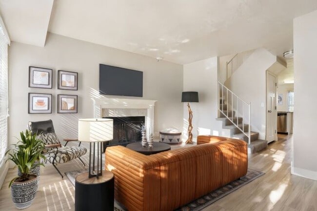 End Unit Spacious Two Bedroom Two & Half Bathroom Townhouse Available! - End Unit Spacious Two Bedroom Two & Half Bathroom Townhouse Available!