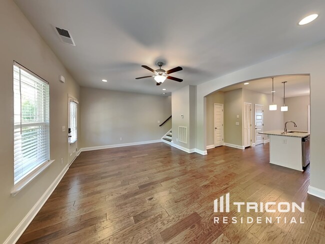Building Photo - 279 Carellton Dr