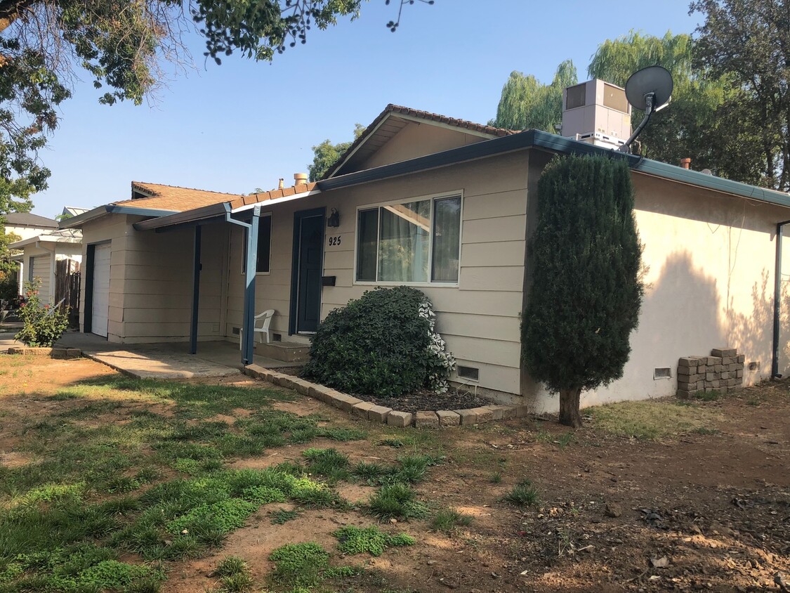 Primary Photo - 4 bedroom 2 bathroom downtown Red Bluff home