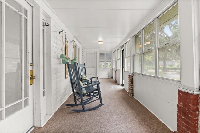 Building Photo - Southern Charm Meets Downtown Living | Classic 3BR Retreat in Winter Garden’s Golf District