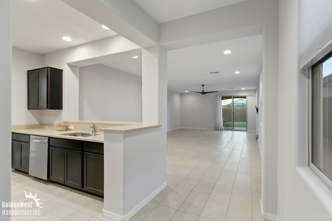 Building Photo - Modern 3Bdm 2Ba Litchfield Park Home with Stylish Upgrades!