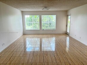 Building Photo - 6292 La Costa Dr