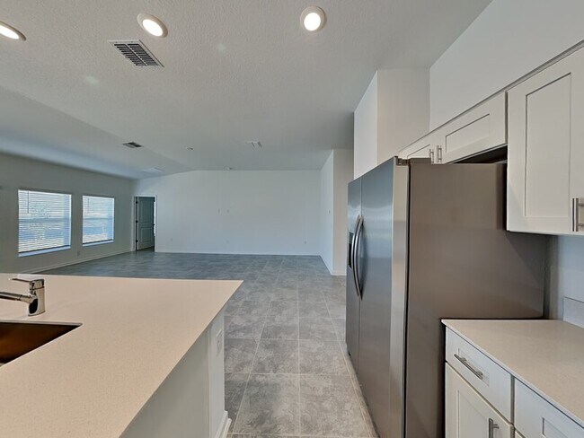 Building Photo - 4788 Cloister St