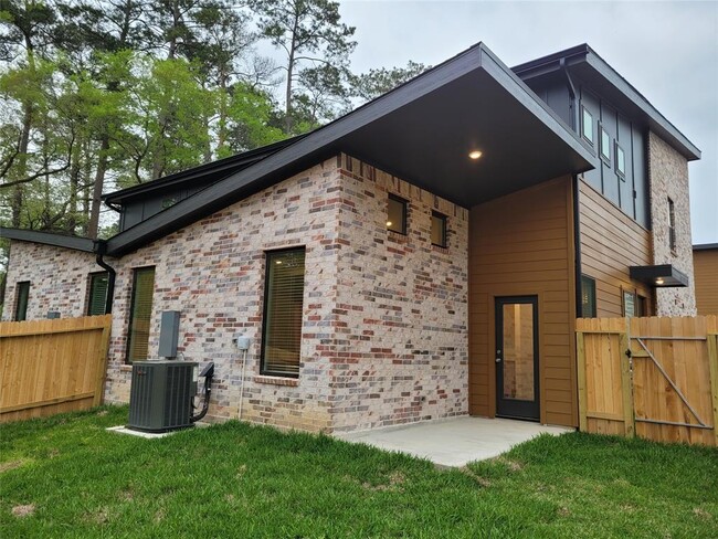 Building Photo - 2525 Appian Way