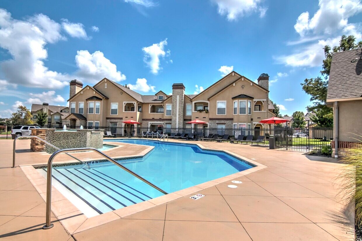 Mansions at Riverside Apartments in Tulsa, OK