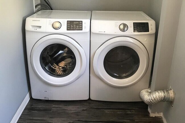 Foto del edificio - 5524 Mayberry St