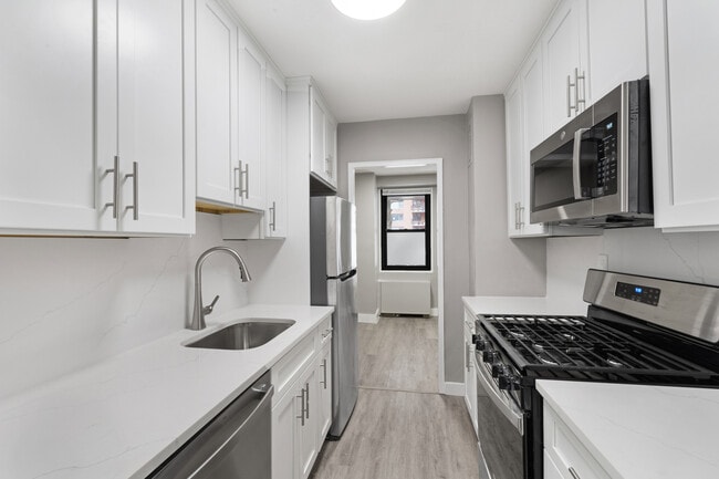 Building Photo - 201 Saint Pauls Ave