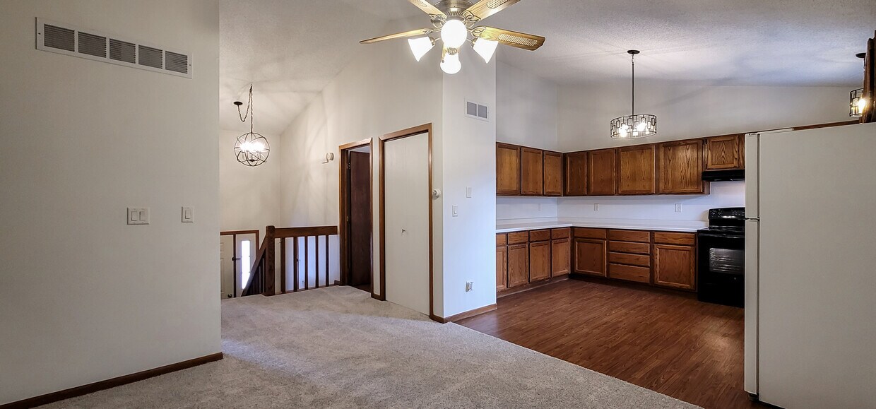 401 Sycamore Ave, Plover, WI 54467 Townhome Rentals in Plover WI