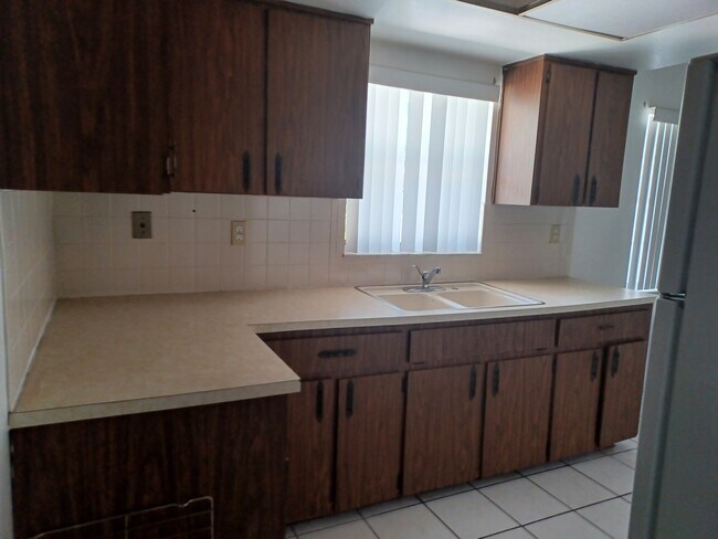 Foto del edificio - 2112 Deltona Blvd