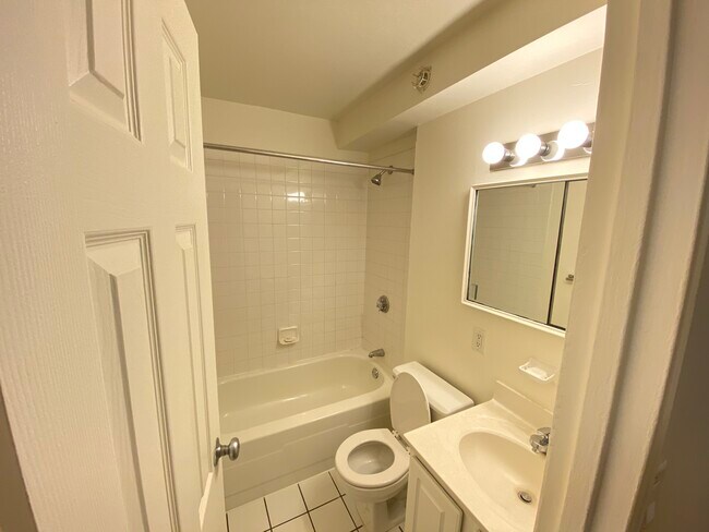 Baño completo - 185 Freeman St