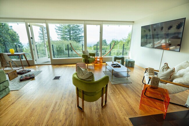 Foto del edificio - 1072 Keeler Ave