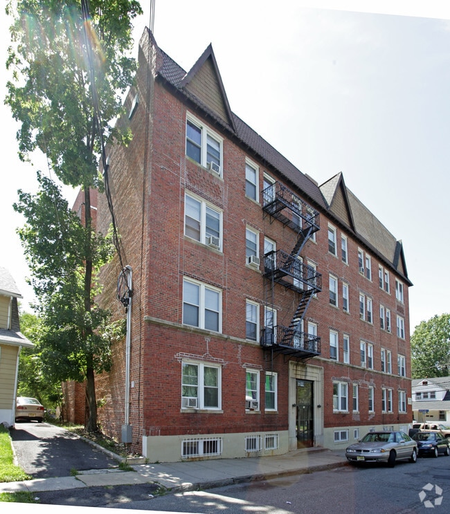 25 Fleetwood Pl, Irvington, NJ 07111 Apartments Irvington, NJ