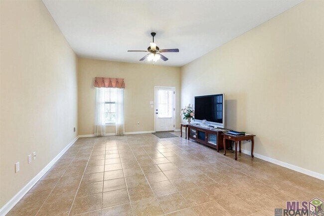 Foto del edificio - 8604 Abertay Ave