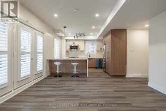 Building Photo - 2339 Awenda Dr